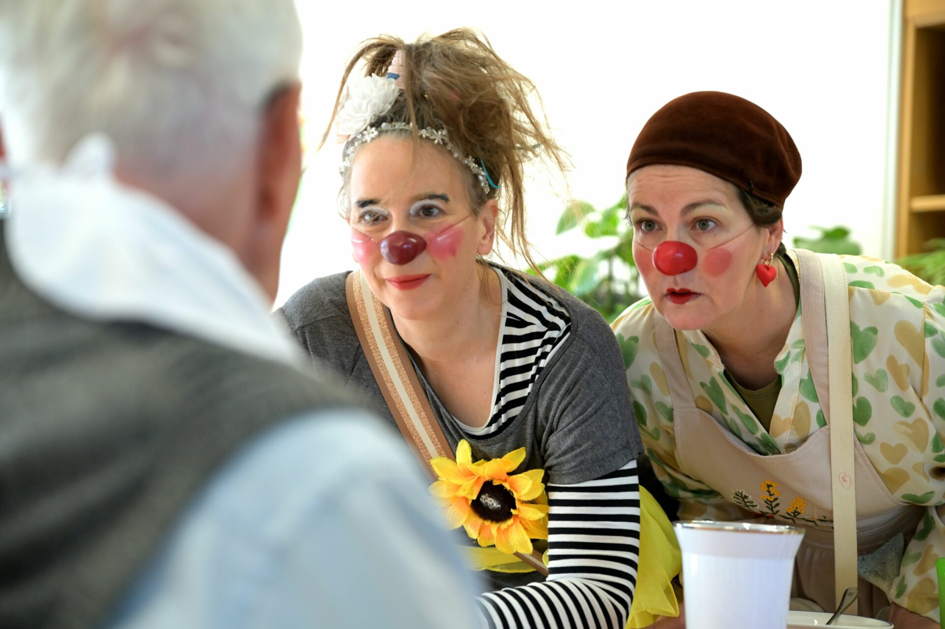 Deux femmes clowns